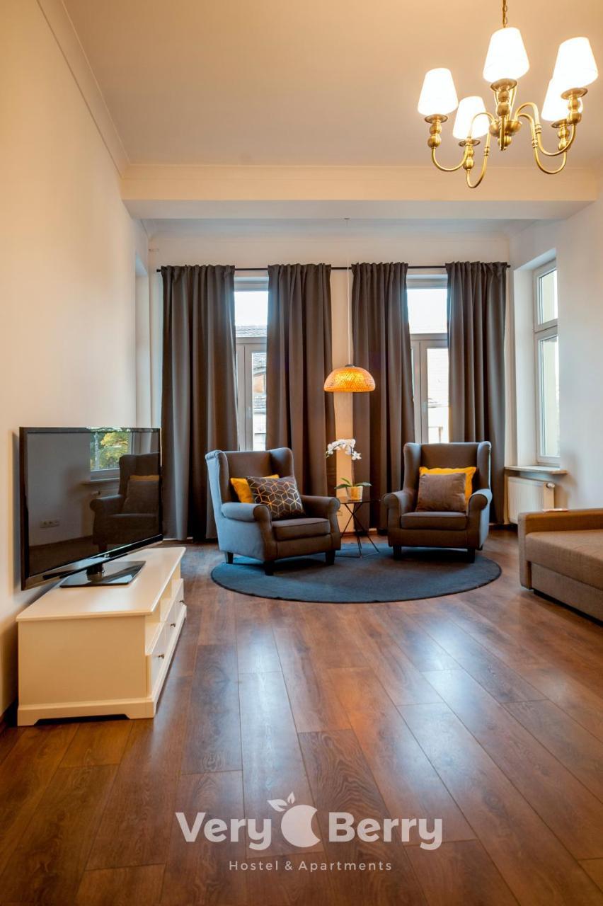 Апартаменты Very Berry - Garbary 27 - Apartament Z Balkonem, Old City, Check In 24H Познань Экстерьер фото