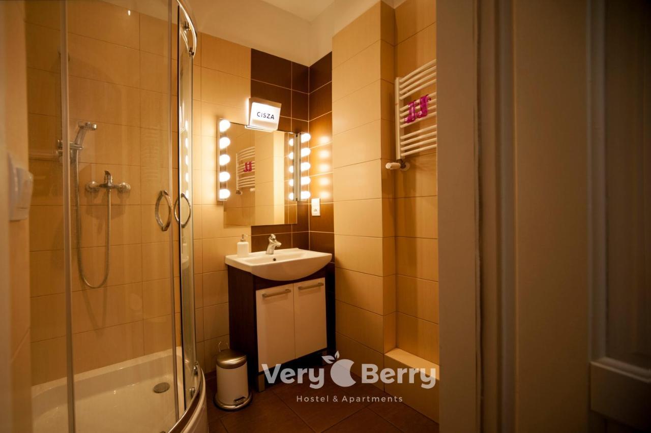 Апартаменты Very Berry - Garbary 27 - Apartament Z Balkonem, Old City, Check In 24H Познань Экстерьер фото